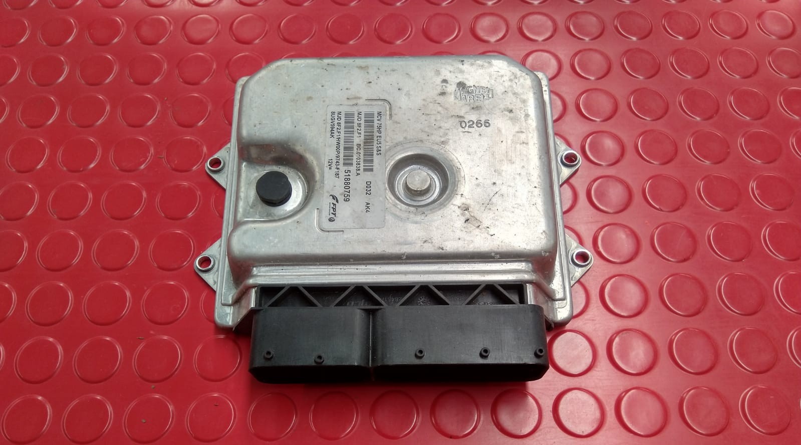 Peças - Centralina Do Motor - 51880759 / 8Ugv594ak / Bc.0103838.A [F