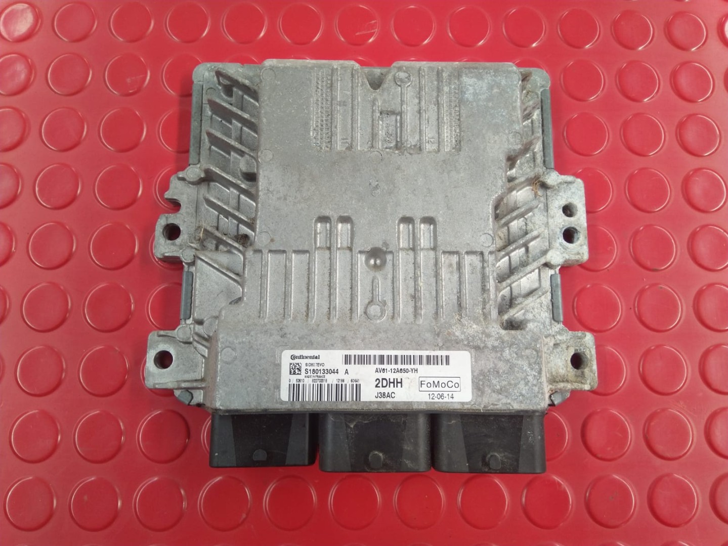 Peça - Centralina Do Motor - Av61-12A650-Yh / Av6112a650yh / S18013