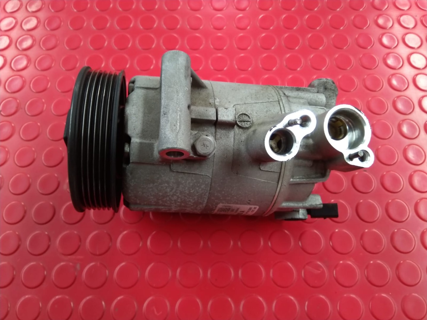 Peça - Compressor Ac - 5K0820803a / 01141228 [Seat Ibiza 6J Sc]