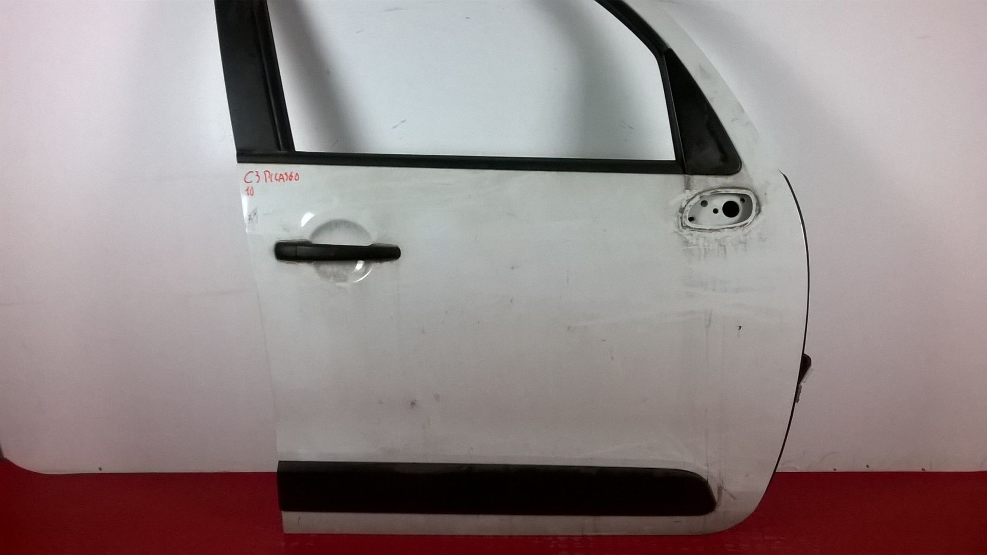 Peças - Porta Frente Direita - 9004Aw [Citroen C3 Picasso]